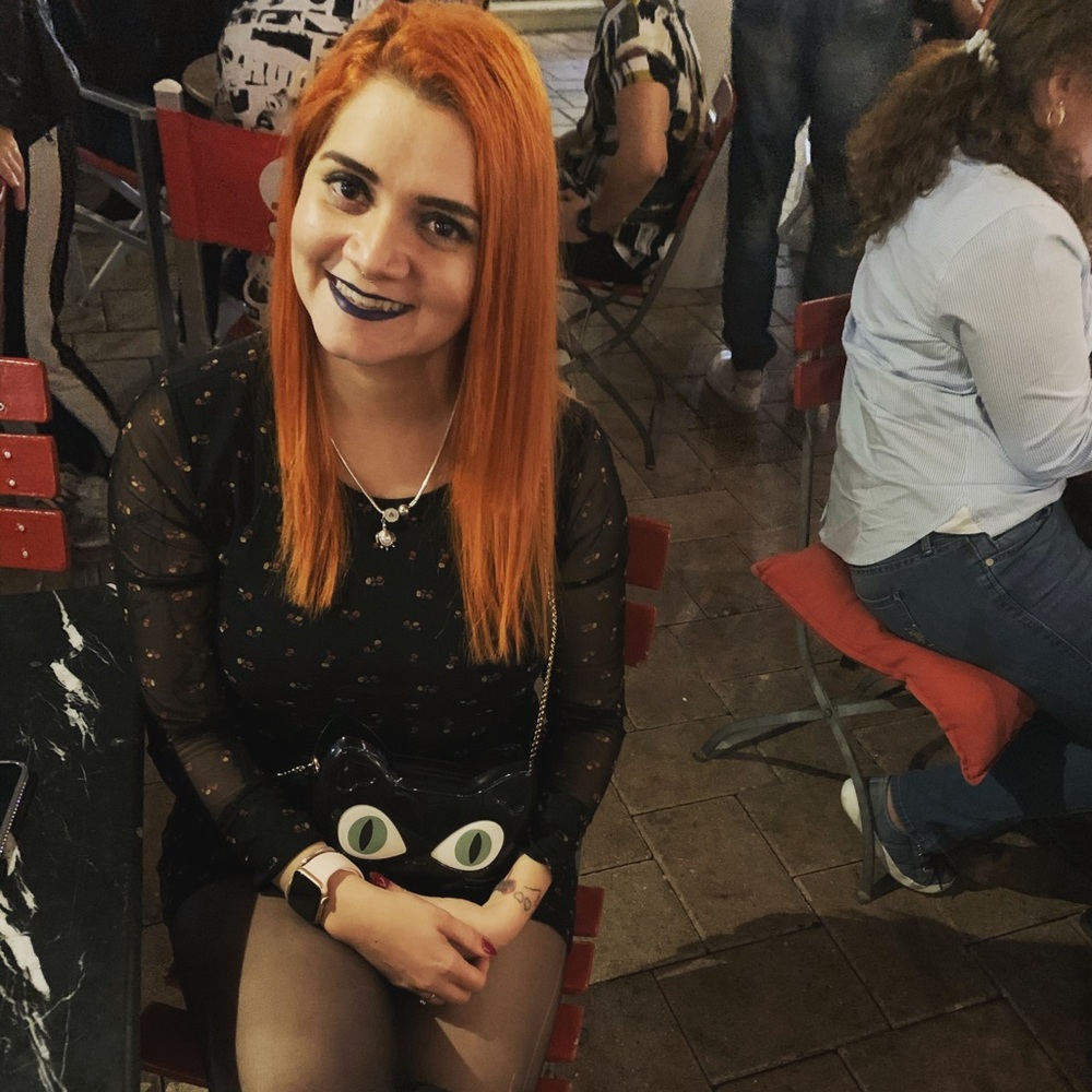 Meet your Posher, Laura